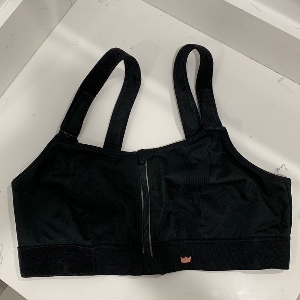 Shefit Ultimate Sports bra 3Luxe in black.